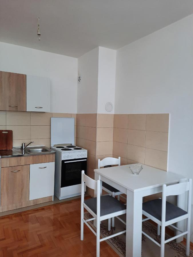 Apartment Jovovic 普卢日内 外观 照片